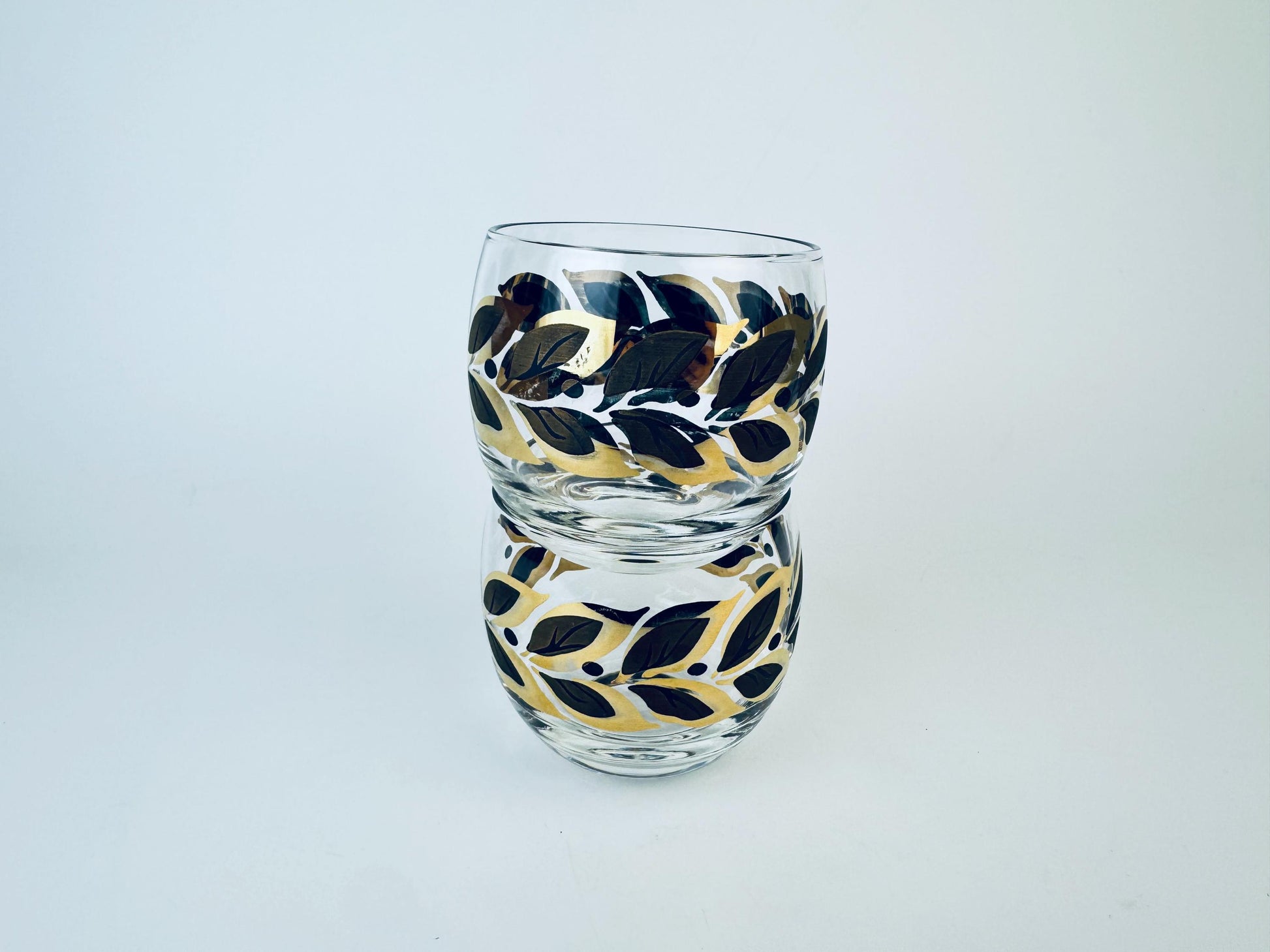 Product image for 'vintage federal glass gold laurel leaf roly poly glasses set of two 2' (view aca828)