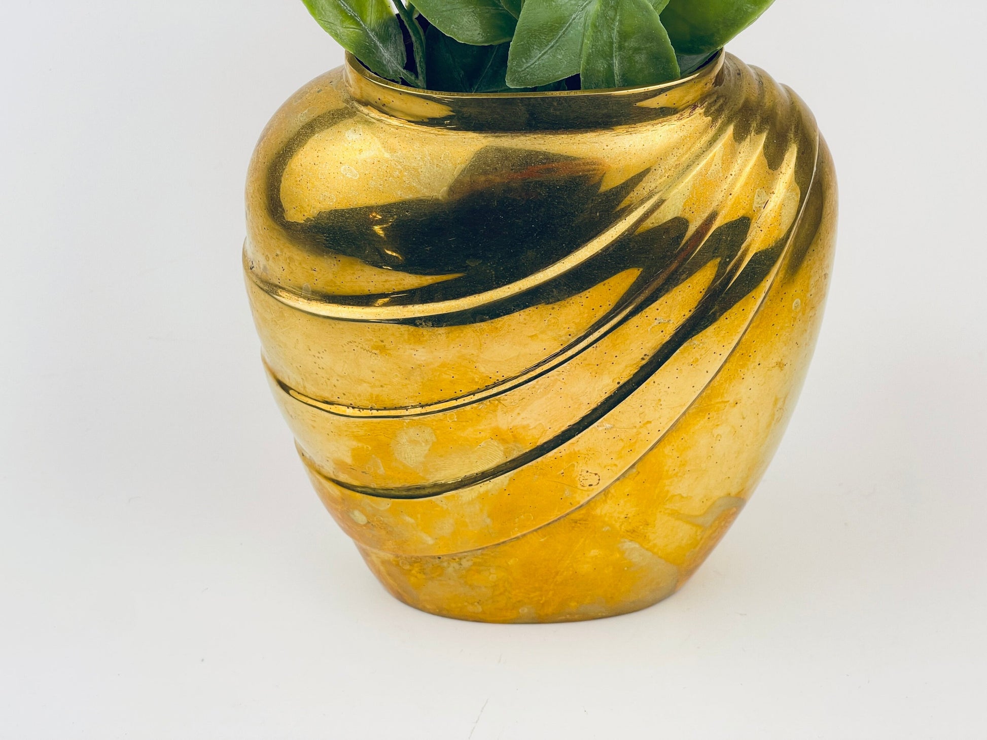 Product image for 'vintage art deco revival brass vase indoor planter attractive aged metal patina' (view 801718)
