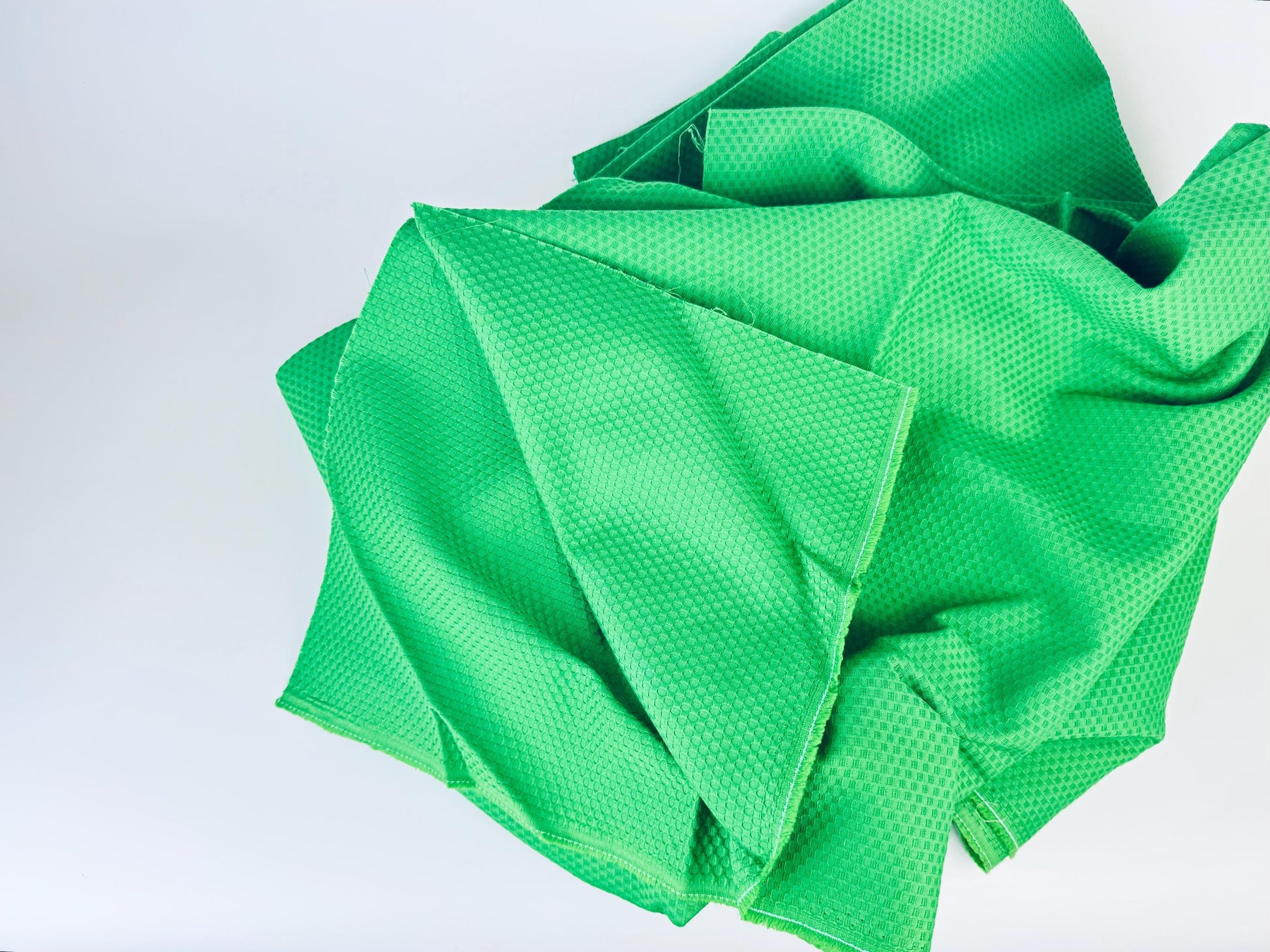 Product image for 'vintage thick woven bright green waffle polyester upholstery fabric 43 x 134' (view d0d5ab)