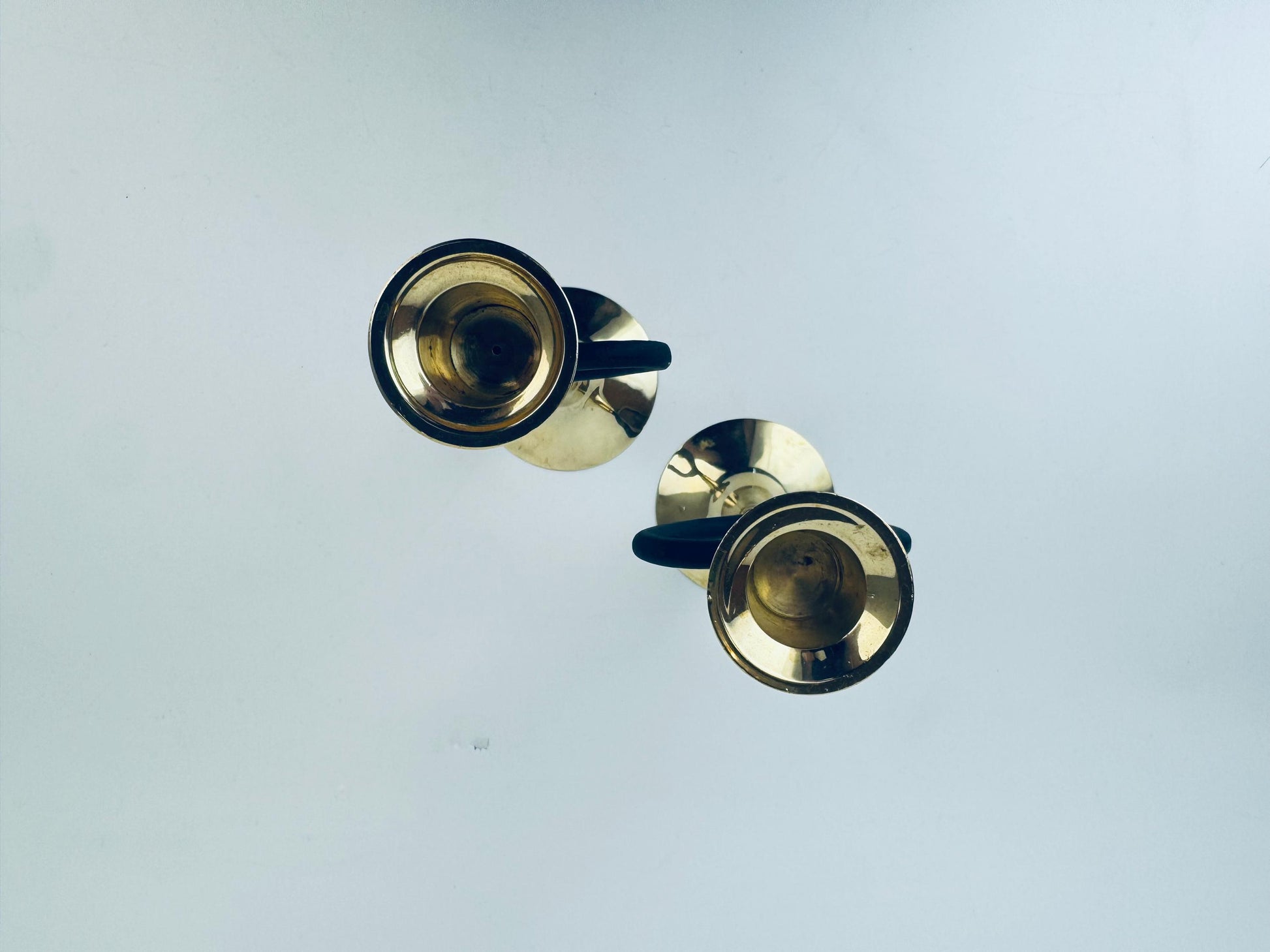 Product image for 'vintage brass heart candlestick holders romantic mid century pair' (view ad11eb)