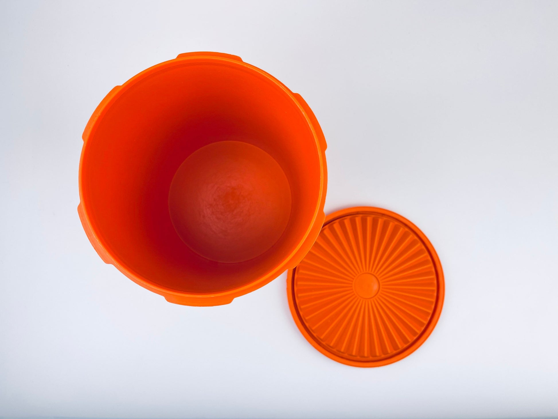 Product image for 'vintage harvest orange plastic tupperware countertop servalier container 809 3 maxi canister' (view 1d6f5b)