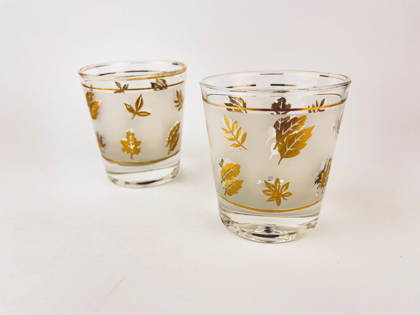 Product image for 'vintage mcm low ball glasses set of two 2 frosted gold leaf pattern' (view 7b66f5)