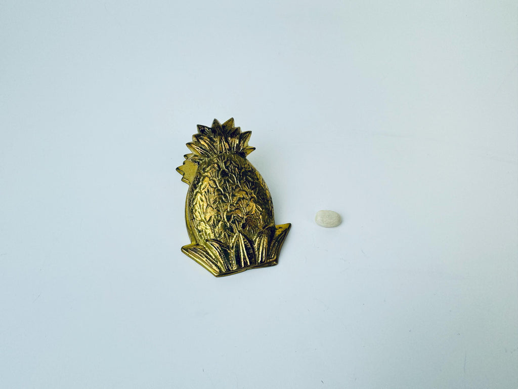 Product image for 'vintage solid brass pineapple paper clip attractive aged patina home office decor' (view 3cfe58)