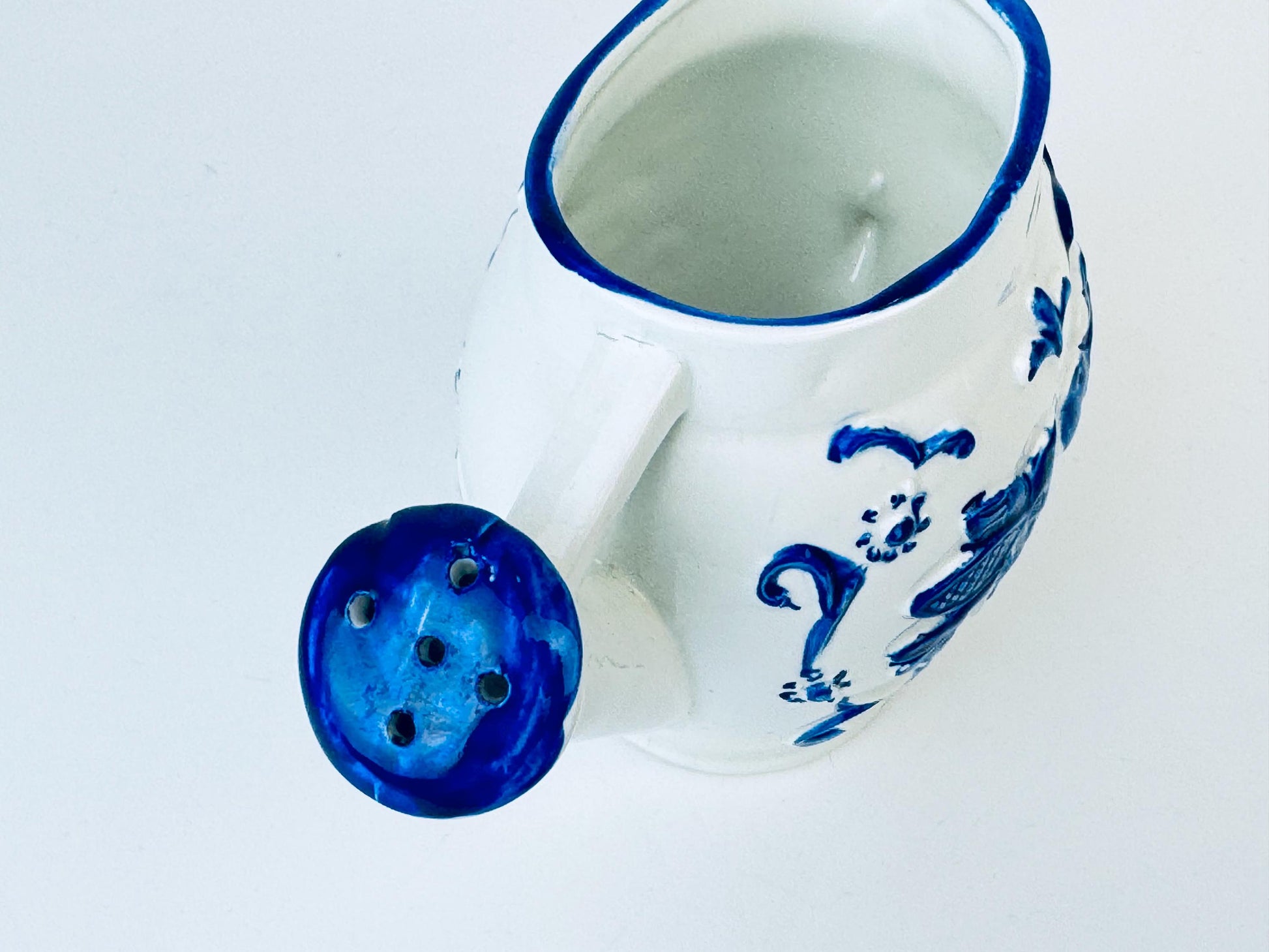 Product image for 'vintage rubens blue white floral bird ceramic watering can designed in hollywood made in japan' (view d5c4e5)