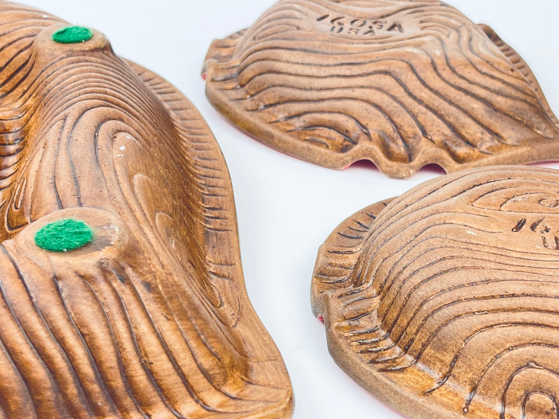 Product image for 'vintage usa pottery tear drop red drip glazed ashtrays made in usa sold individually' (view b147ef)