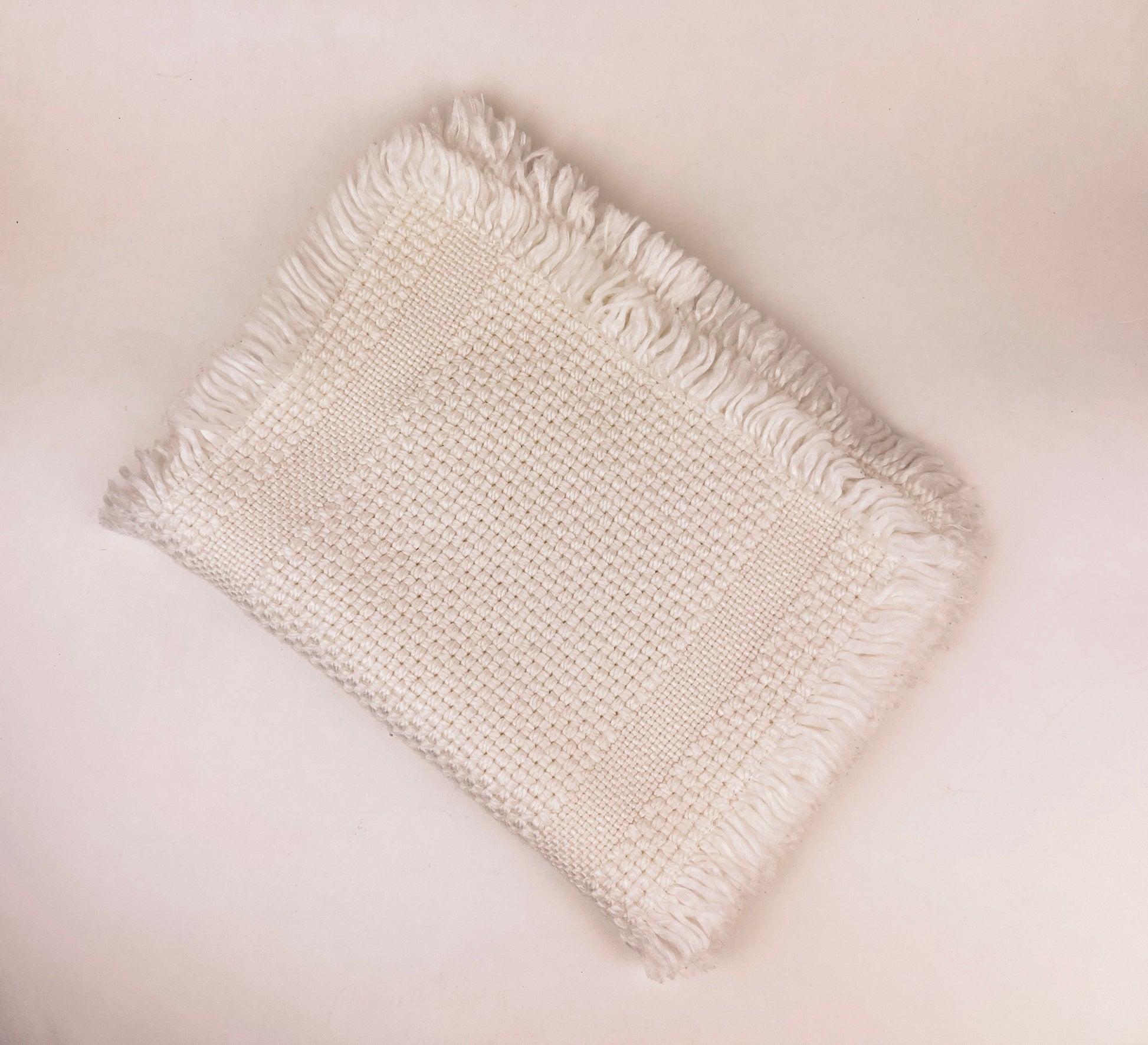 Product image for 'vintage white fringe style place mats set of two 2' (view bd12d2)