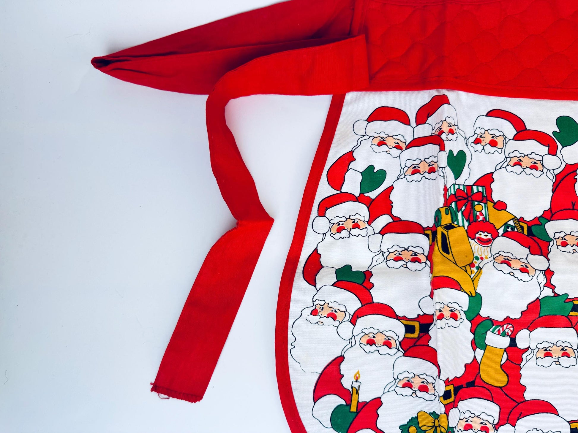 Product image for 'vintage kitchen queen santa christmas waist apron made in canada' (view 7f12f8)