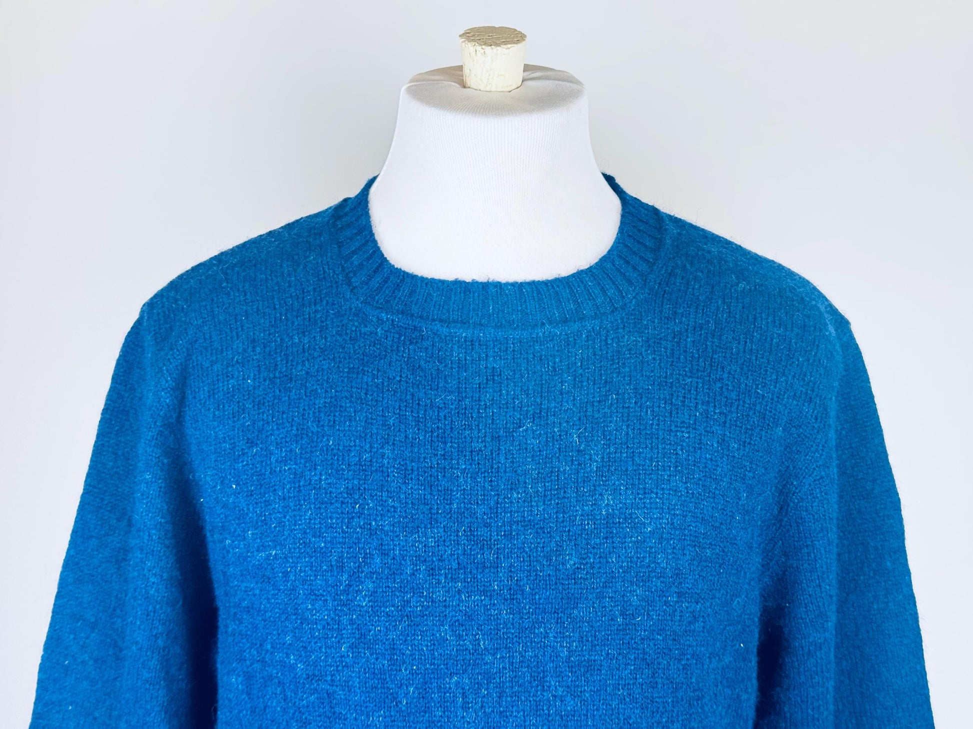 Product image for 'vintage jantzen blue wool sweater size xl made in canada' (view a99285)