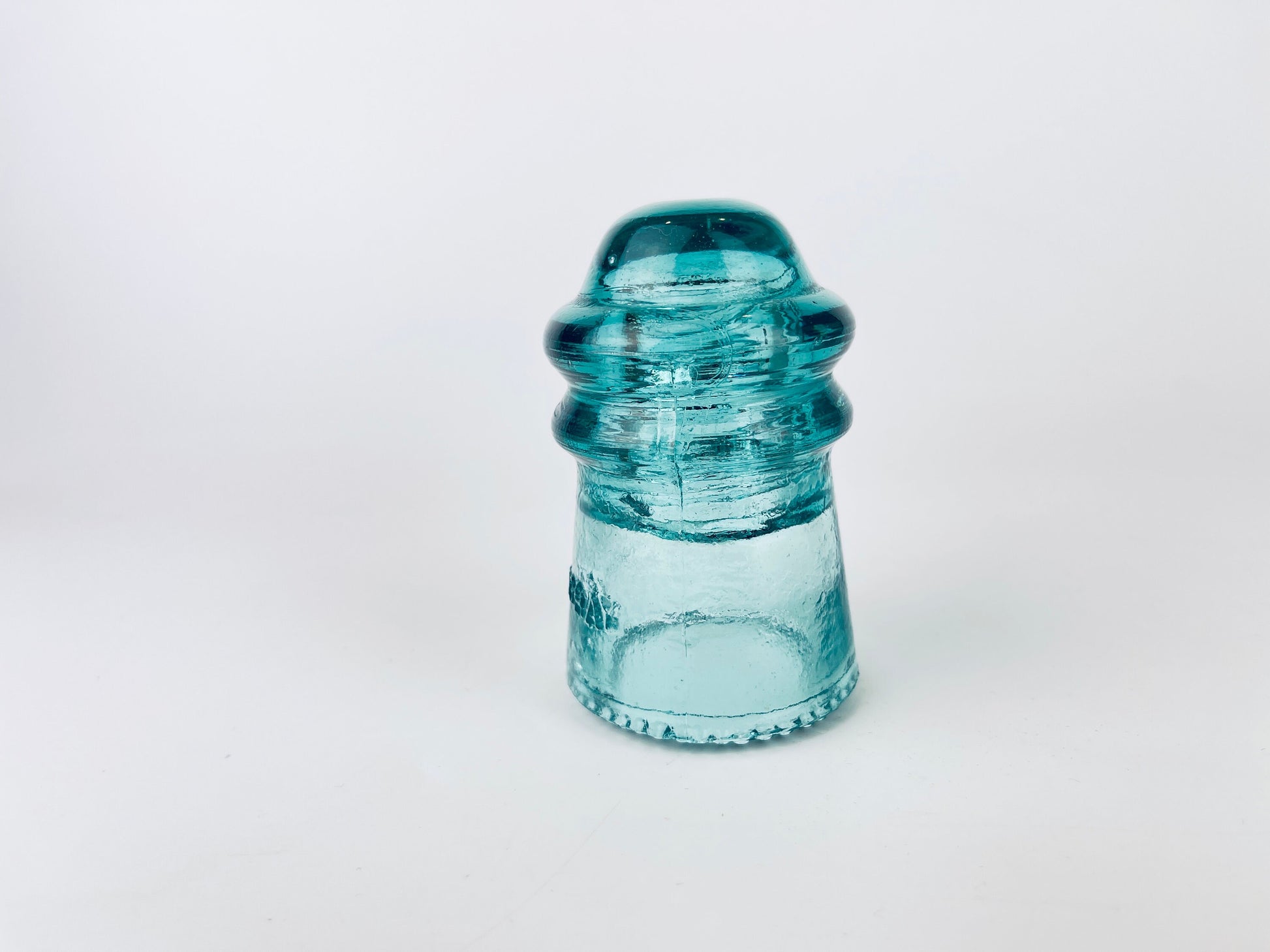 Product image for 'vintage hemingray aqua marine glass insulator glass paperweight' (view 49706f)