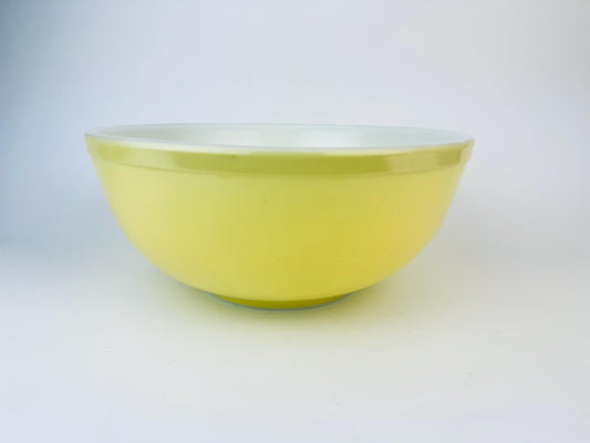 Product image for 'vintage pyrex primary colour yellow mixing bowl original colour bowl 1940s logo' (view fd4191)