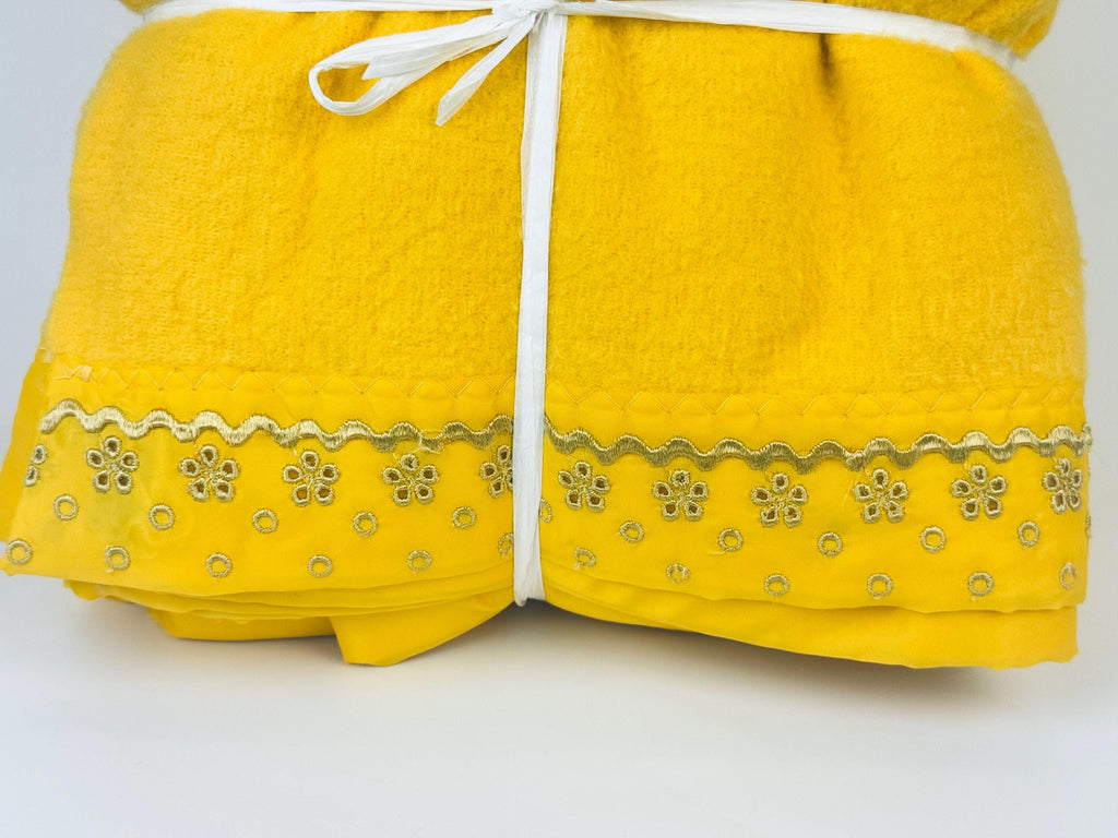 Product image for 'vintage yellow acrylic full blanket 82 x 92 floral eyelet satin ribbon trim made in canada' (view 4d321f)