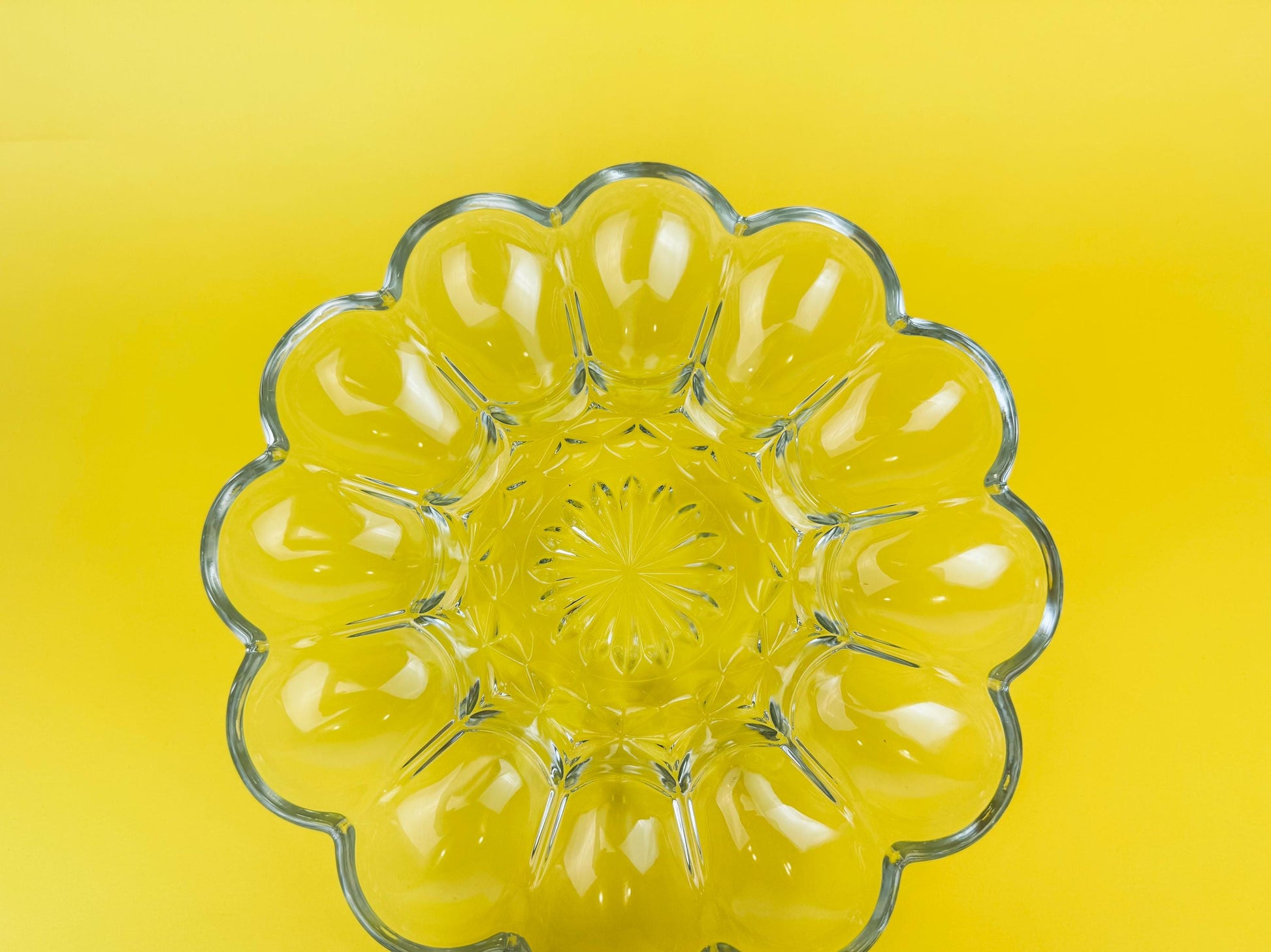Product image for 'vintage anchor hocking clear glass devilled egg plate holds dozen 12 eggs' (view 4dd64b)