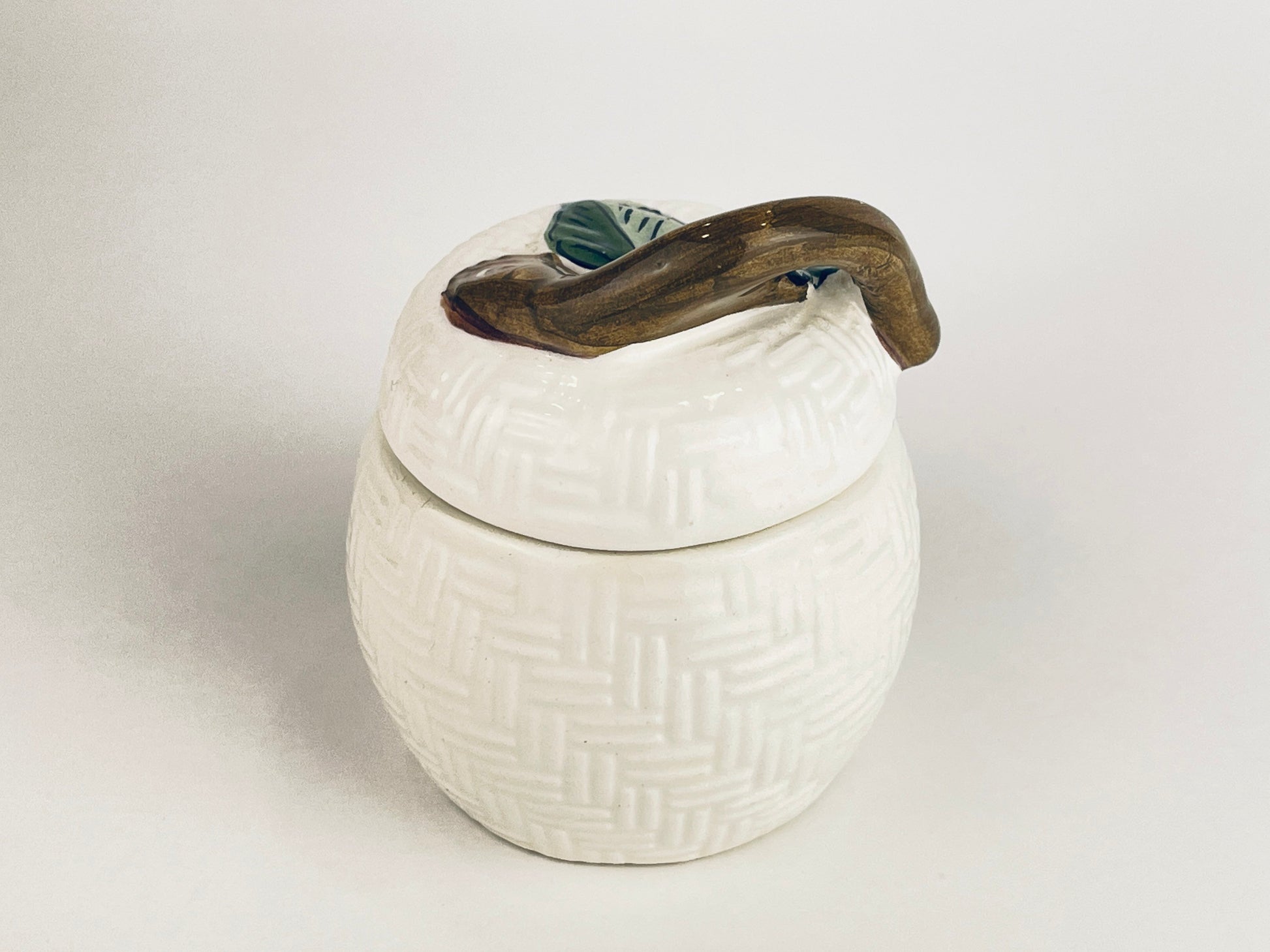 Product image for 'vintage majolica style lemon jar hand painted oal portugal salt sugar or honey pot' (view 8e276c)