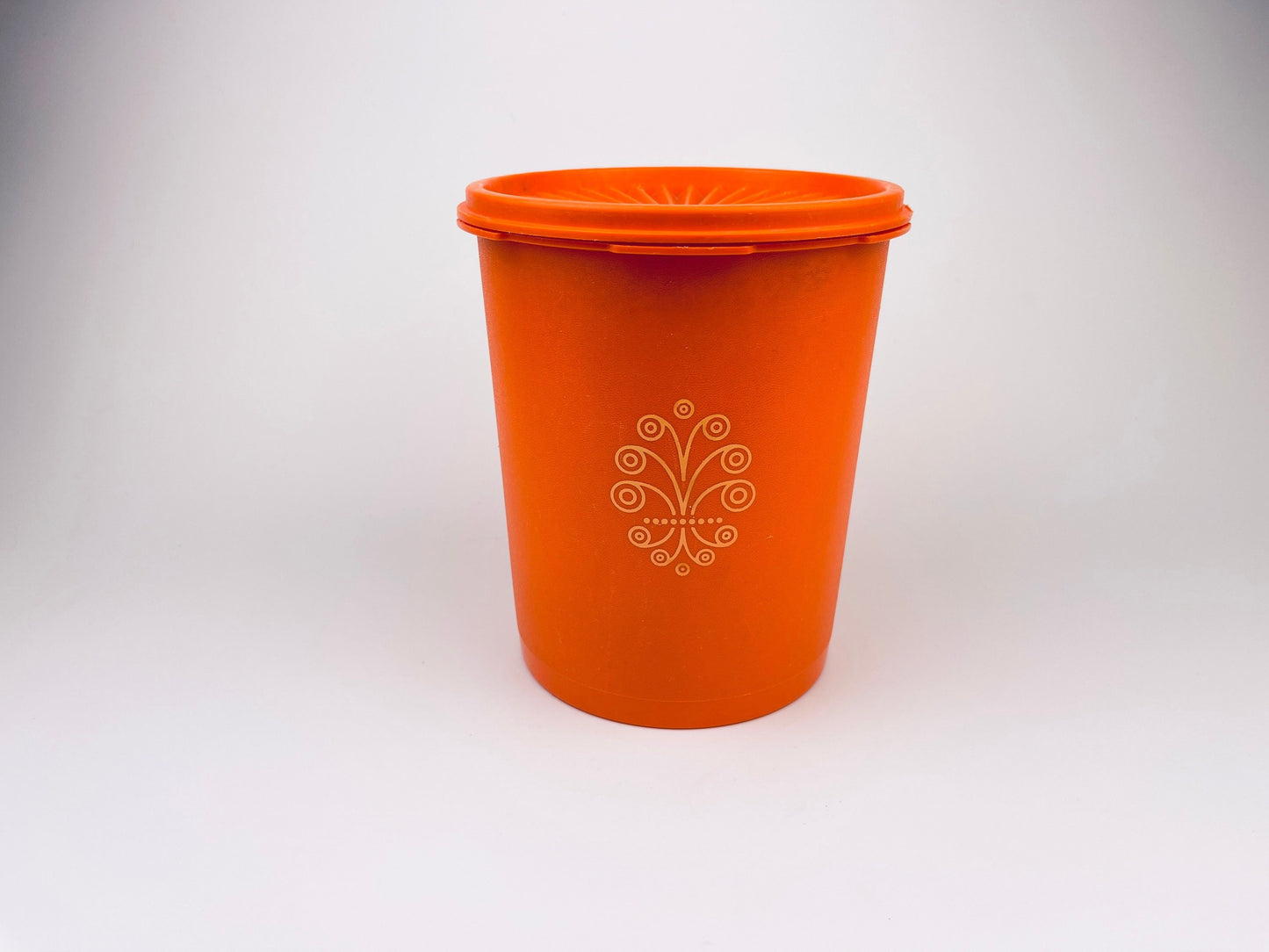 Product image for 'vintage harvest orange plastic tupperware countertop servalier container 809 3 maxi canister' (view ed58f1)