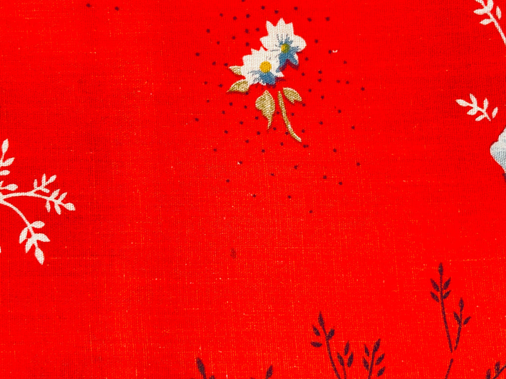 Product image for 'vintage red floral cotton fabric 37 x 51' (view 45c38a)