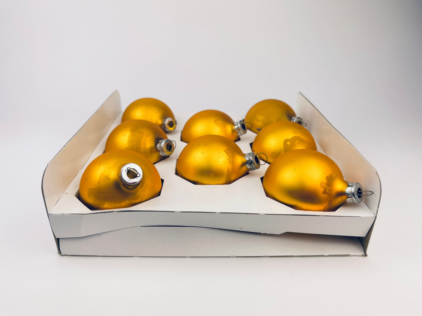 Product image for 'vintage gold glass christmas tree ornaments set of eight 8 american made by holly ornaments rustic aged' (view 90dfbe)