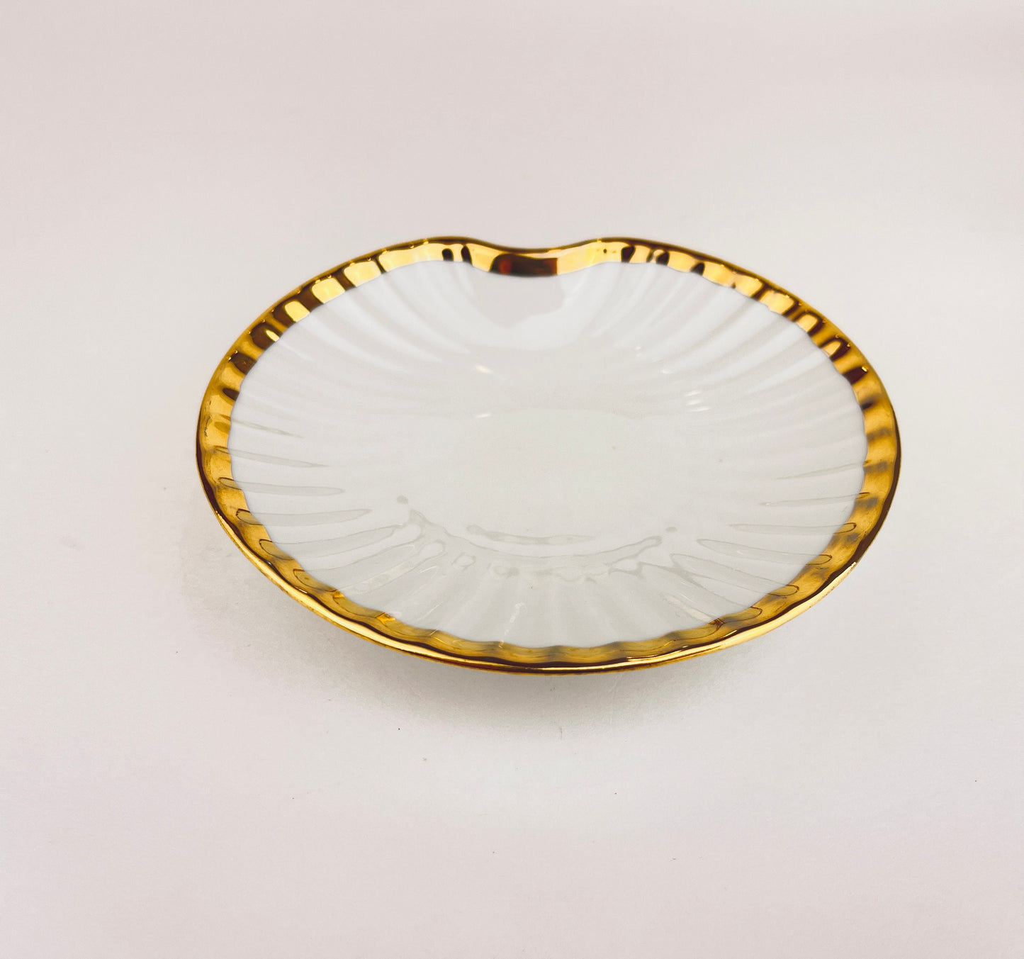 Product image for 'vintage porcelain shell ring soap dish gold rimmed edge genuine bavarian made in western germany' (view b519d4)