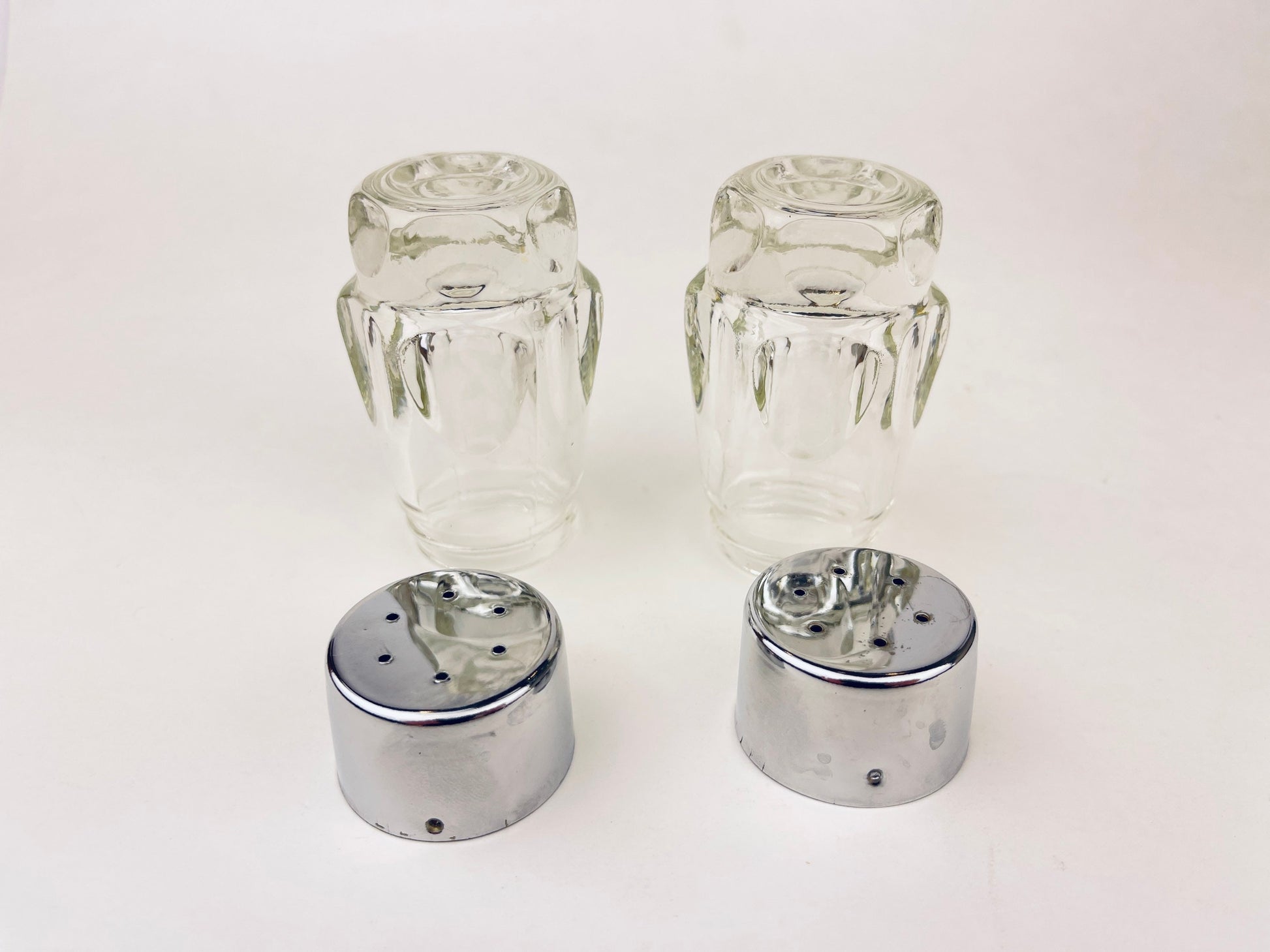 Product image for 'vintage wood salt pepper shakers caddy' (view 6868d4)