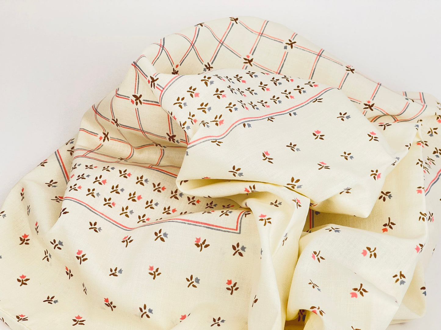 Product image for 'vintage queen beige pink floral pillow case covers set of two 2' (view 81df2b)