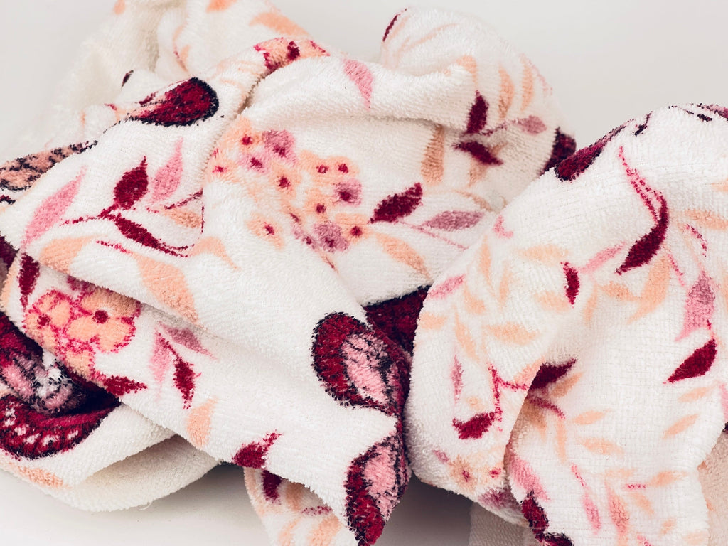 Product image for 'vintage cambridge butterfly floral bath hand towels cotton polyester blend made in canada' (view ef4e39)