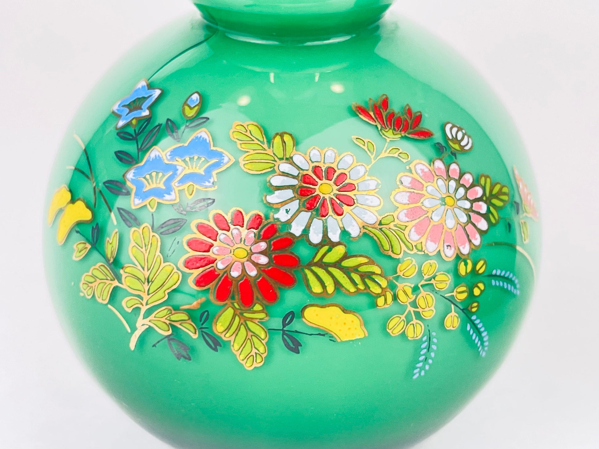 Product image for 'vintage glass bud vases set of two 2 hand painted enamelled flowers gold rim top pattern made in japan' (view 5a361e)