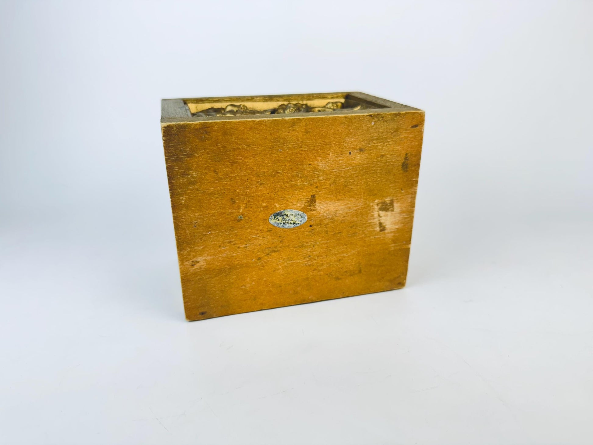 Product image for 'vintage gold carved wood box botanical desktop organizer' (view 378852)