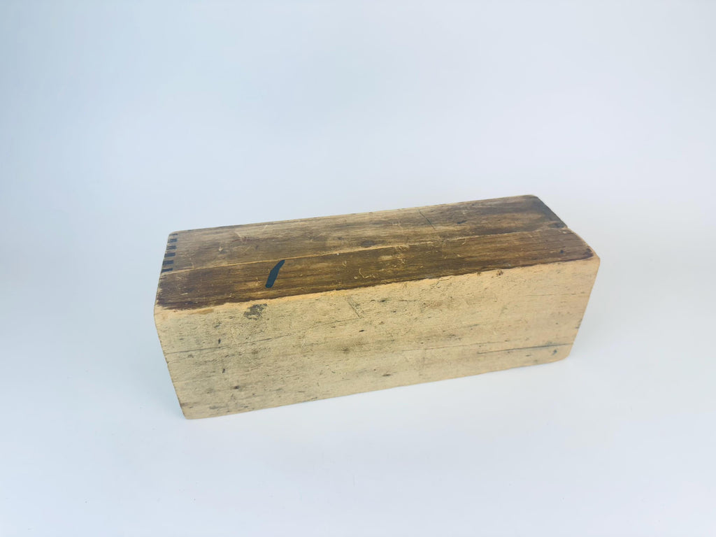 Product image for 'vintage young bros 3 8 steel letter punch set original dovetail wooden case' (view 4203df)