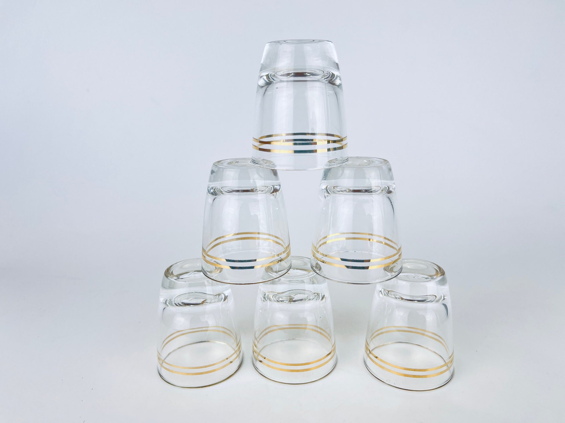 Product image for 'vintage gold striped clear shot glass barware set black metal leaf carrier' (view de9579)