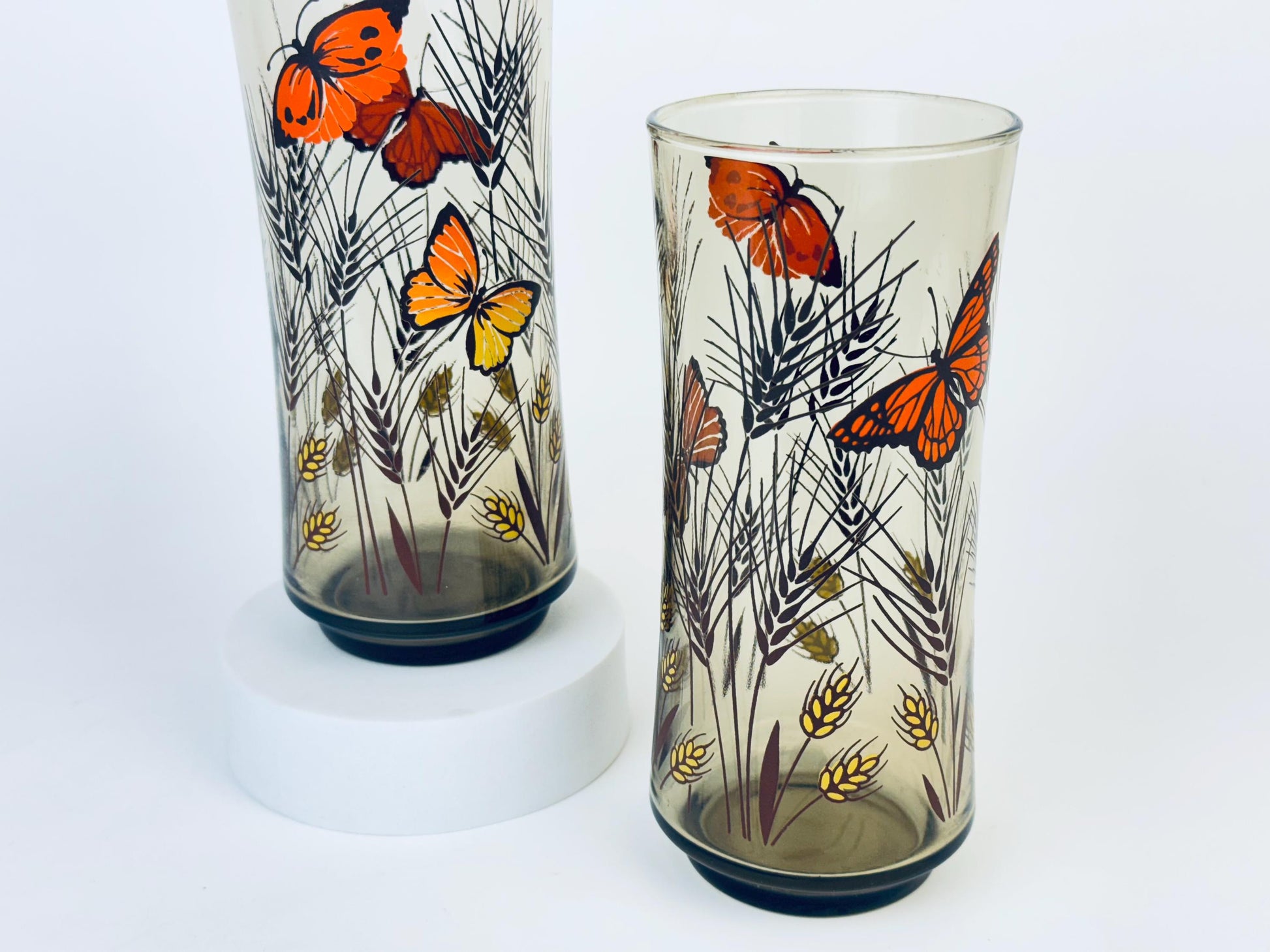 Product image for 'vintage libbey monarch butterfly wheat stalk glasses smokey brown set of two 2' (view bfe030)