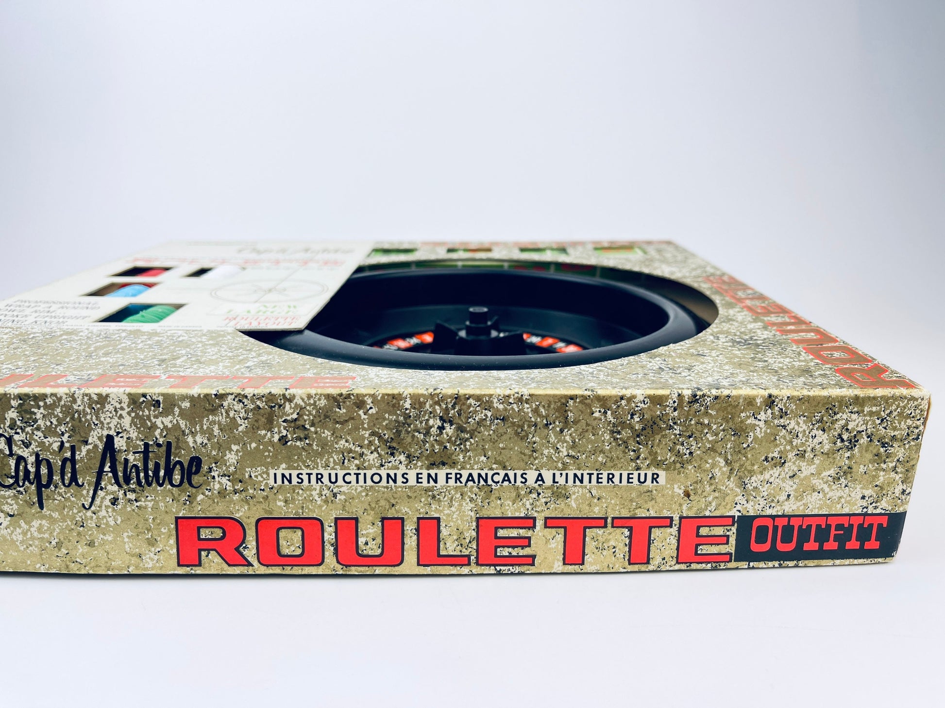 Product image for 'vintage roulette board game made in canada by transogram instructions en francis a linterieur' (view ee9b16)