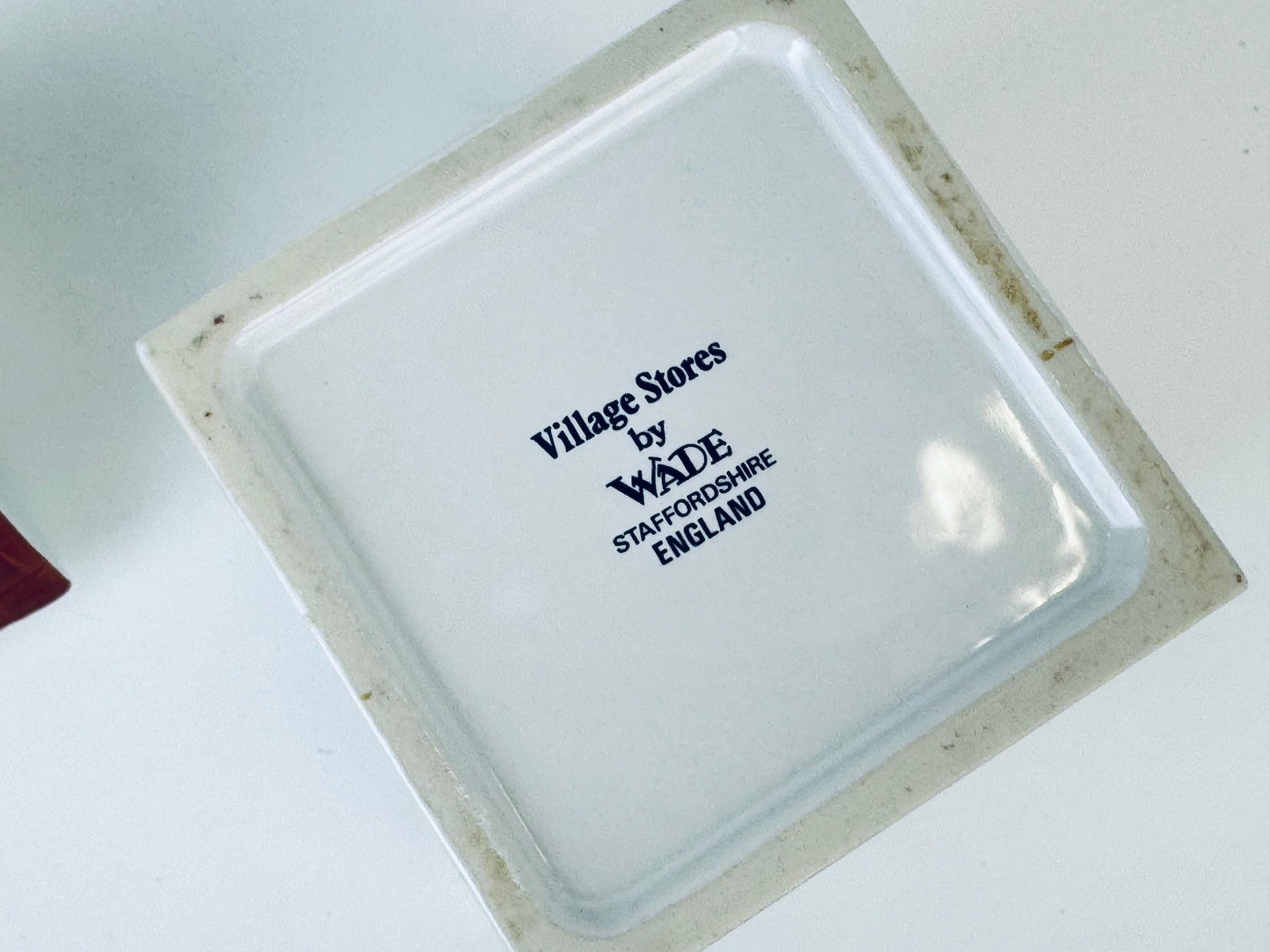 Product image for 'vintage village stores by wade ceramic lidded jar sale de the salade ye olde tearoom made in staffordshire england' (view 2d200b)