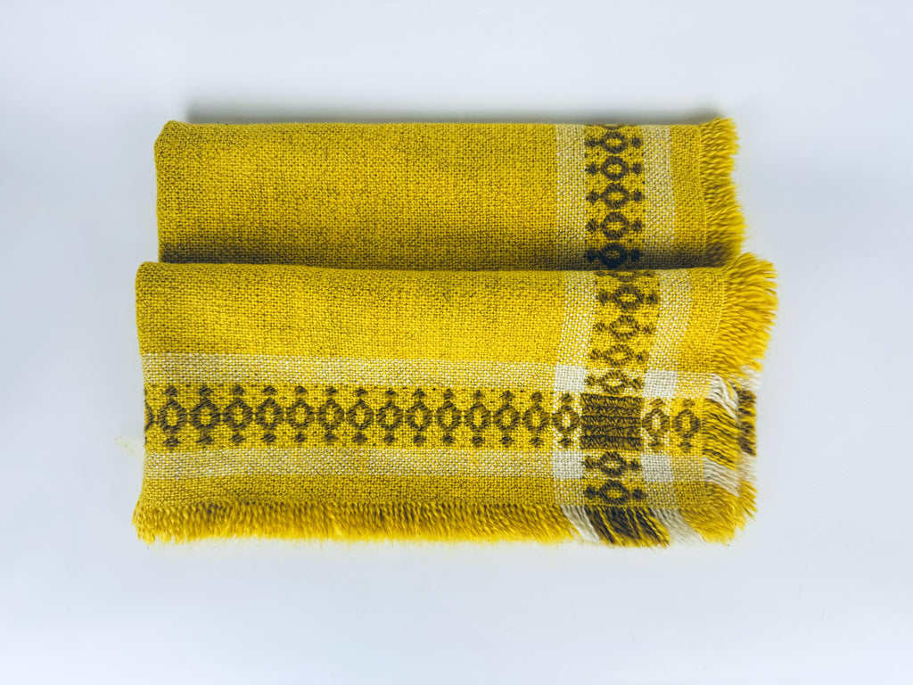 Product image for 'vintage embroidered bright yellow brown white geometric pattern fringe square table cloth' (view 859831)