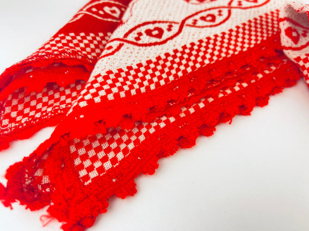Product image for 'vintage red white austrian folk pattern fabric napkins set of four 4' (view bc1258)