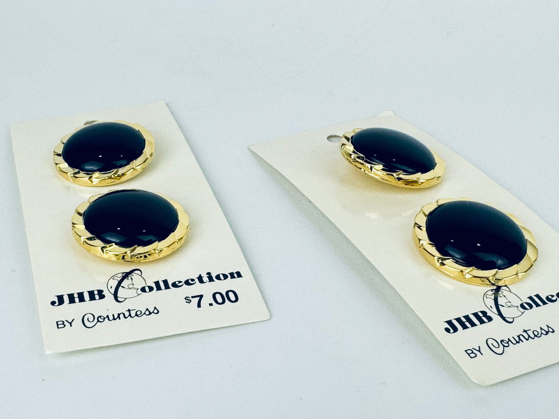 Product image for 'vintage jhb collection by countess black gold plastic metal button packs packs sold separately' (view 69be65)