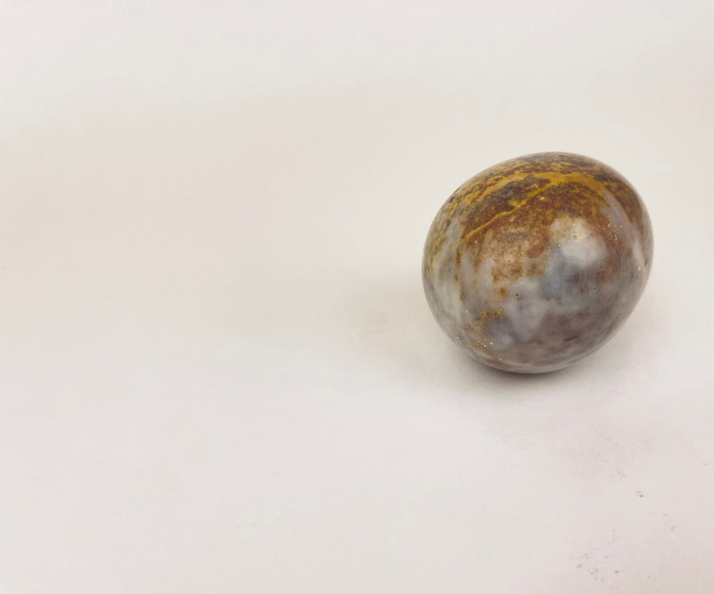 Product image for 'vintage 1970s purple marble stone egg paperweight elegant desk accent' (view 1b0722)