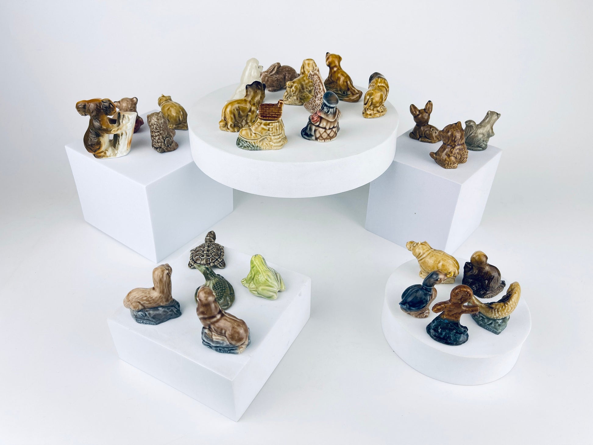 Product image for 'vintage wade whimsy whooppas porcelain miniature animal figurines made in england red rose tea advertisement collectibles' (view 64cf91)