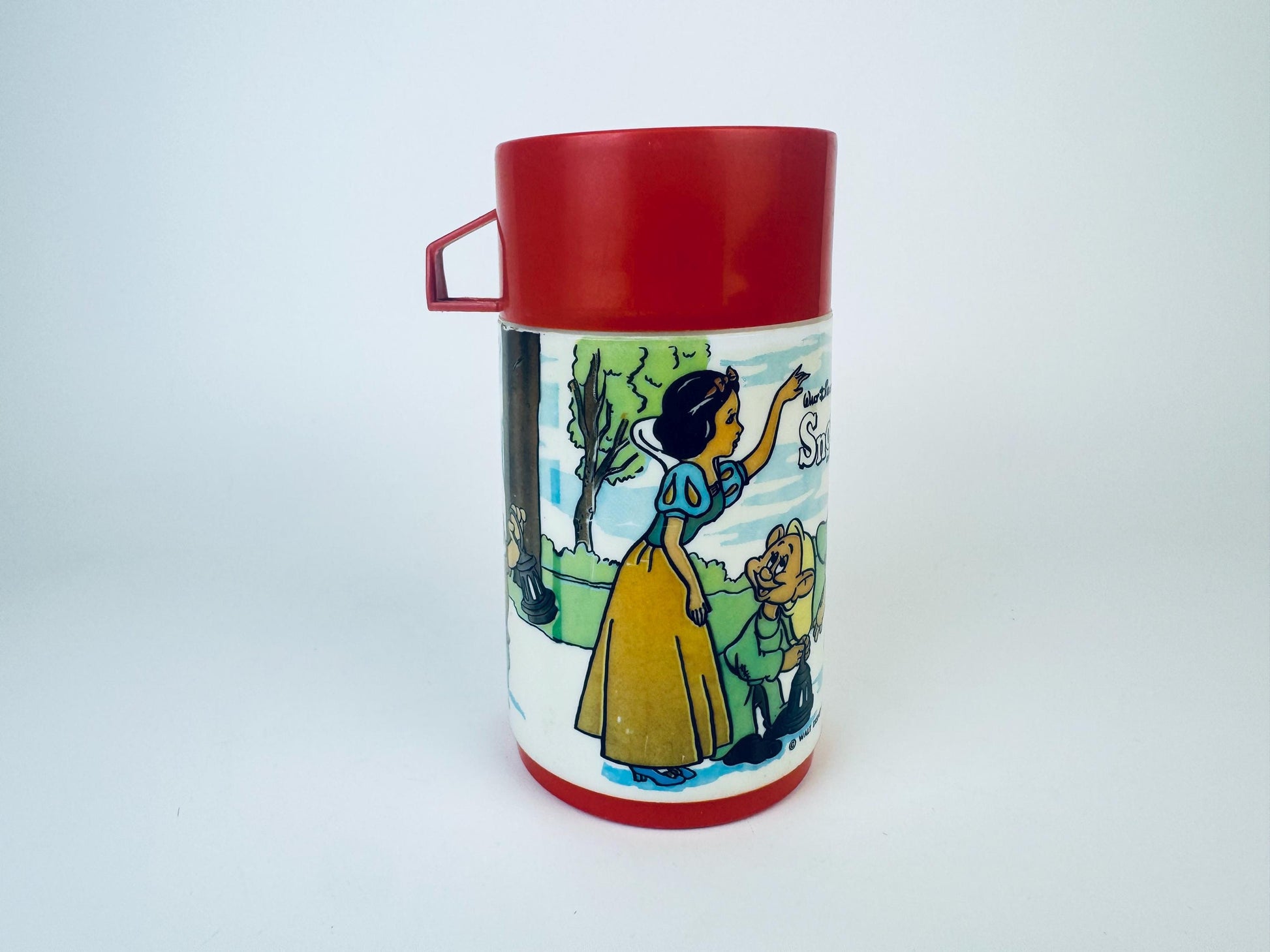 Product image for 'vintage snow white and the seven dwarfs aladdin thermos bottle keeps hot keeps cold made in canada' (view 11be70)