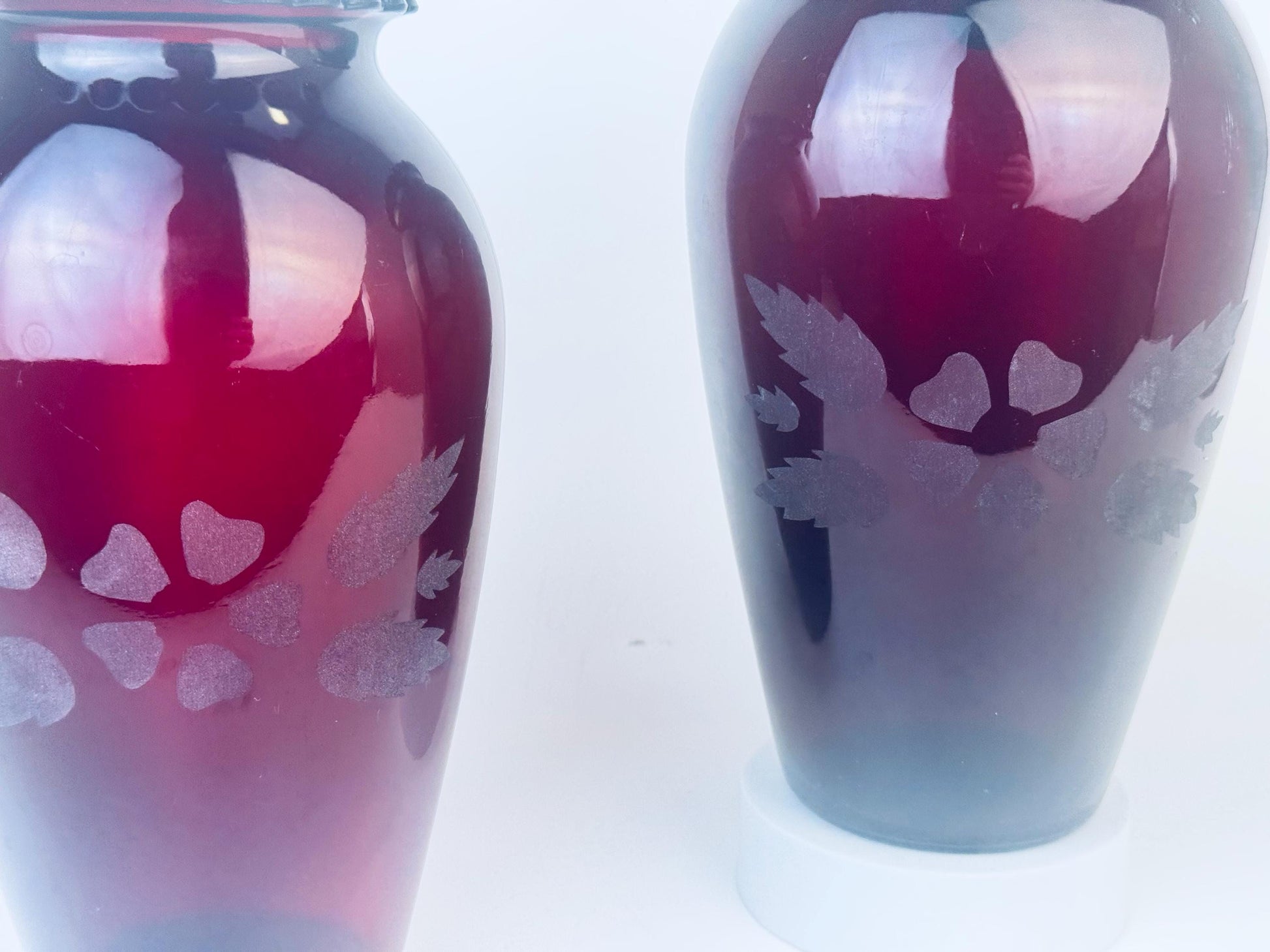 Product image for 'vintage royal ruby anchorglass vase anchor hocking glass scalloped rim top sold separately' (view ad3a73)