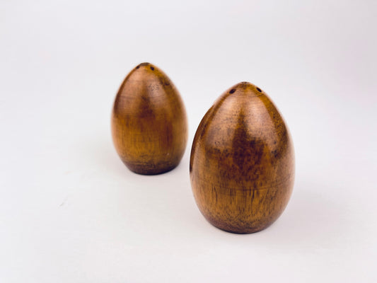 Product image for 'vintage mcm oblong shaped wood salt pepper wood shakers' (view 1b6e2b)