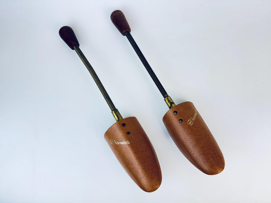 Product image for 'vintage shoemaster faux brown leather shoe trees set of 2' (view 998be8)