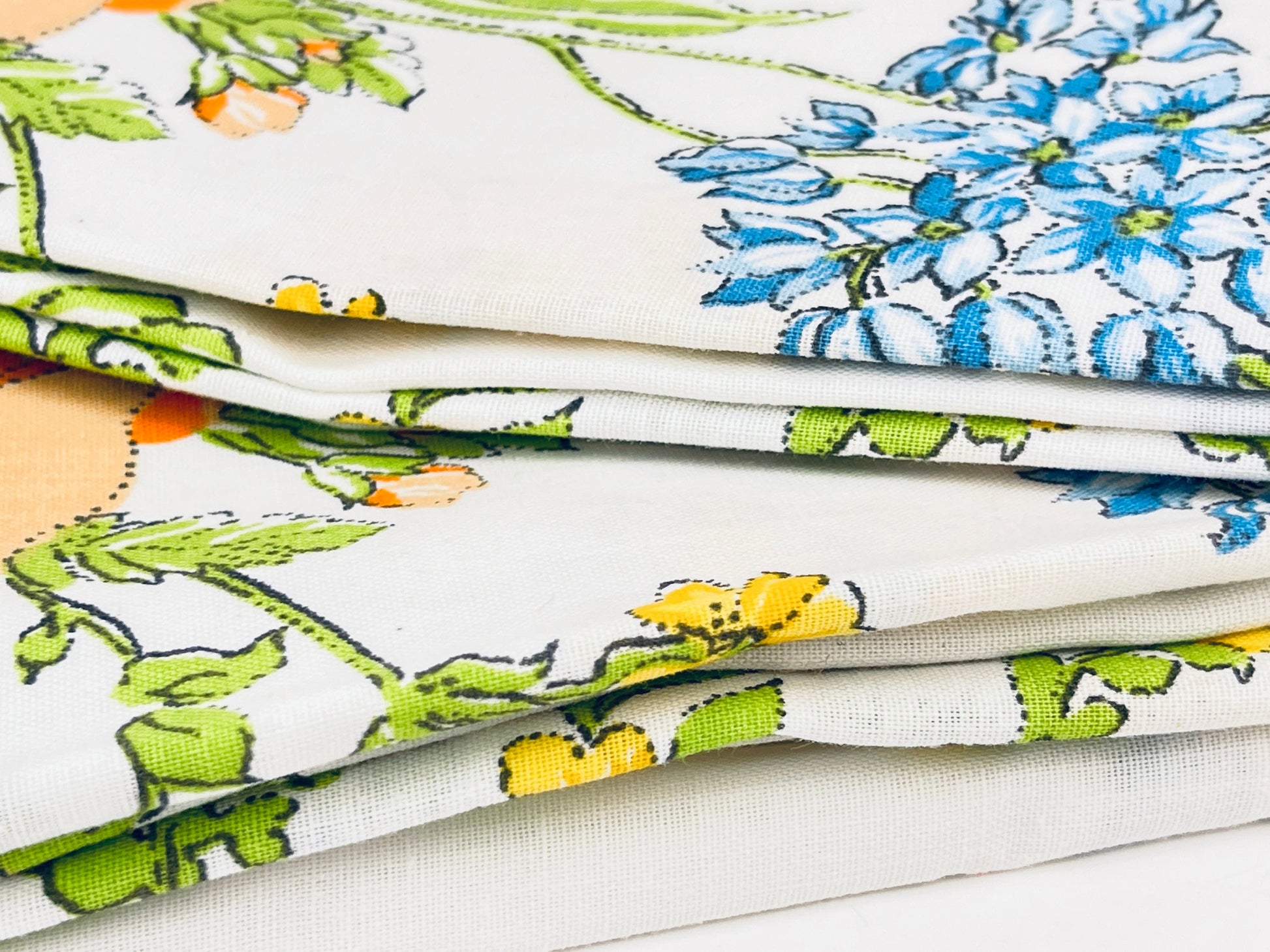 Product image for 'vintage elegance standard floral pillow cases set of two 2 50 50 cotton polyester blend made in canada new old stock nos' (view 7bc494)