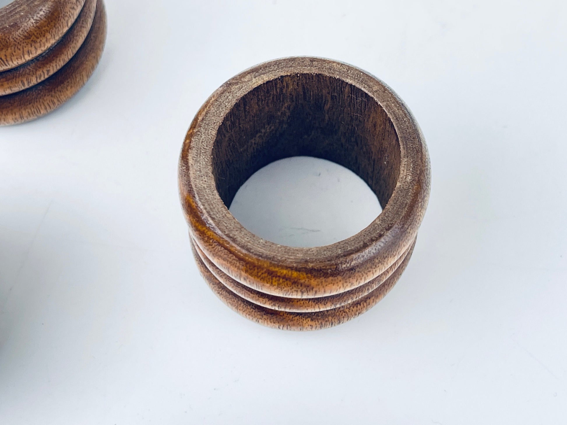 Product image for 'vintage round ribbed wood napkin ring holders set of four 4' (view 55c214)