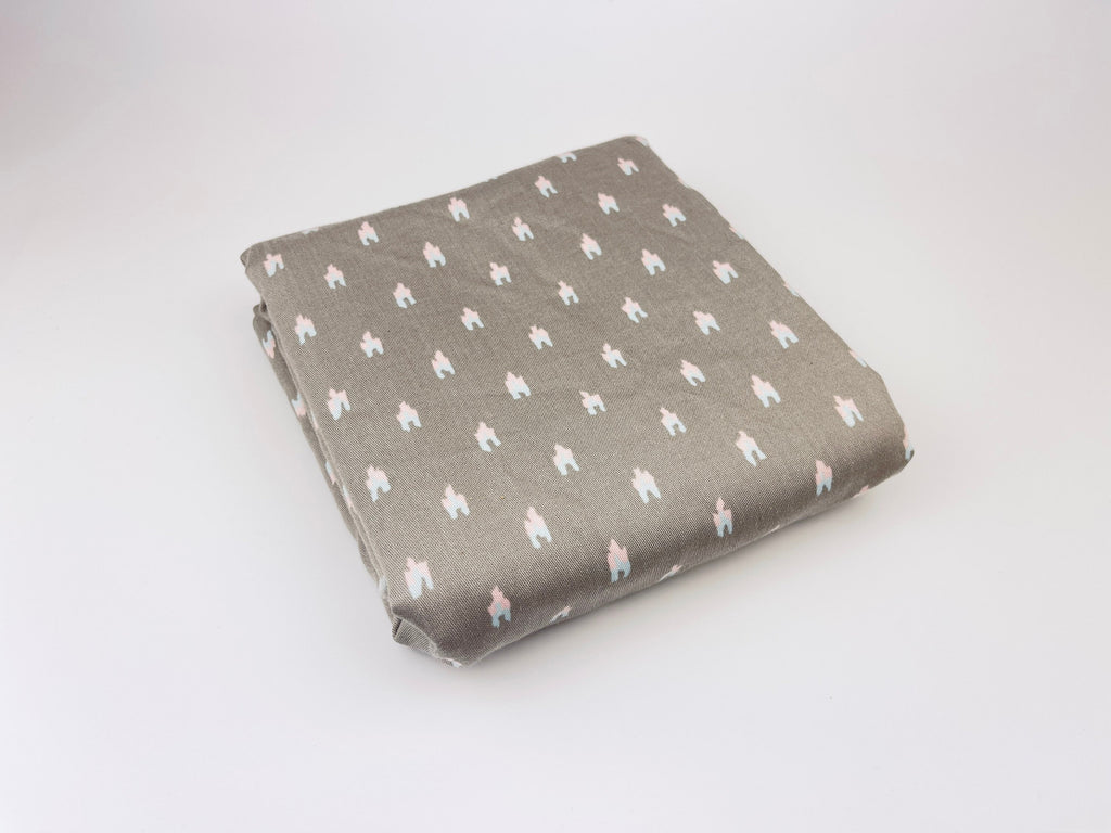 Product image for 'vintage 1990s grey pink blue southwest fabric 44 x 53 water repellent stain resistant' (view 6e5880)