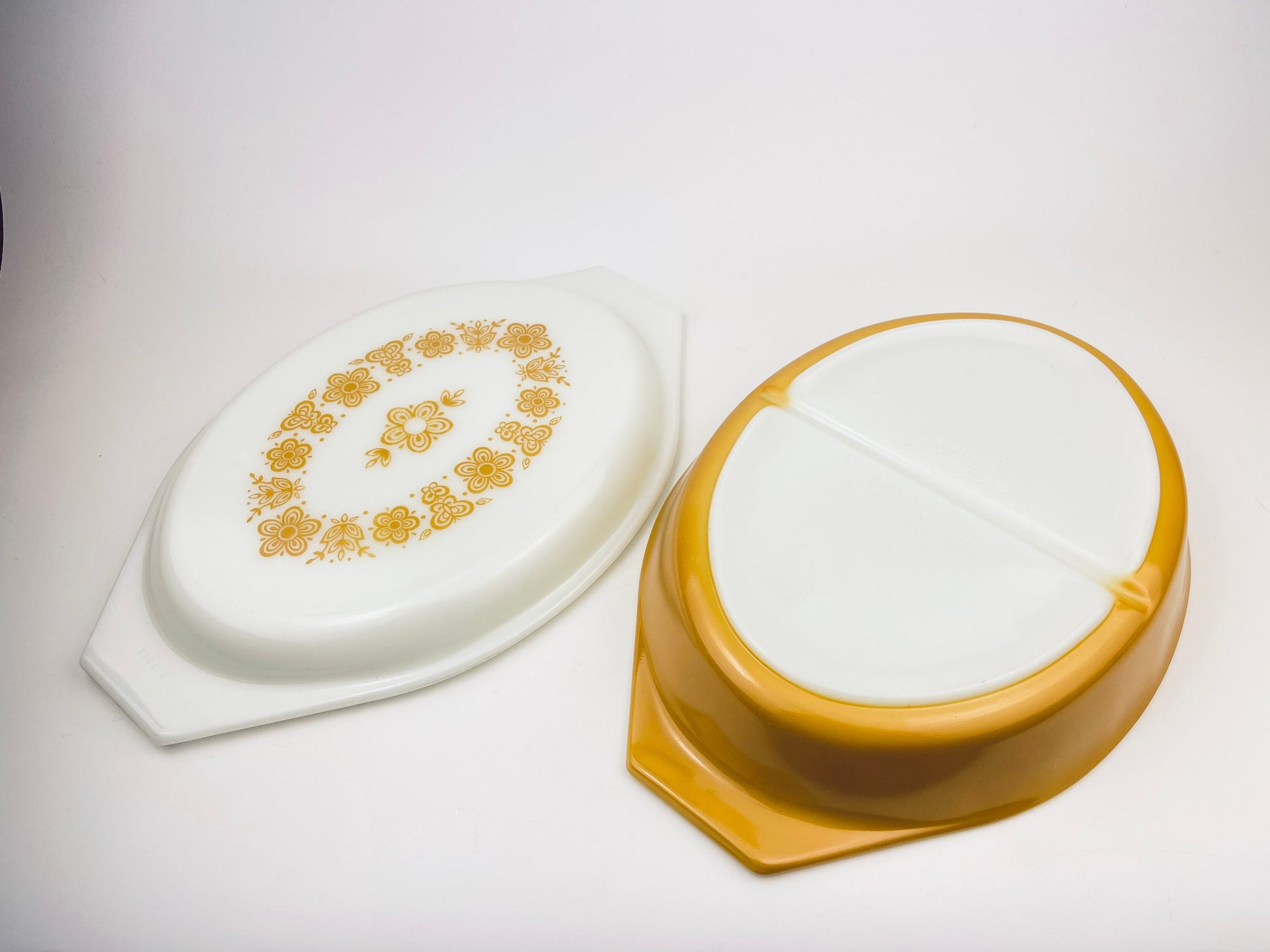 Product image for 'vintage butterfly gold pyrex divided casserole dish 1 qt' (view b6156e)