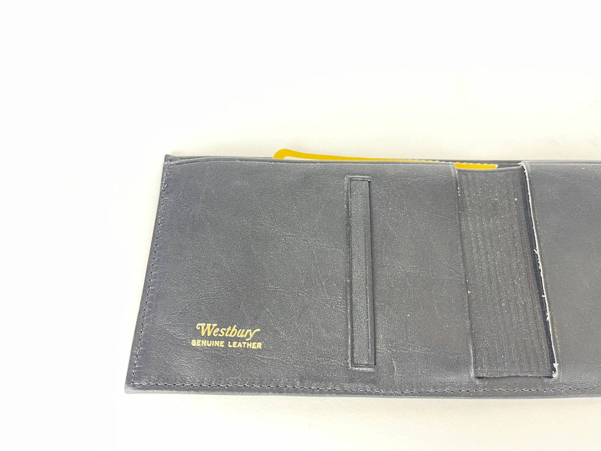 Product image for 'vintage black genuine leather wallet key holder buxton westbury bi fold made in canada new old stock' (view 8475f0)