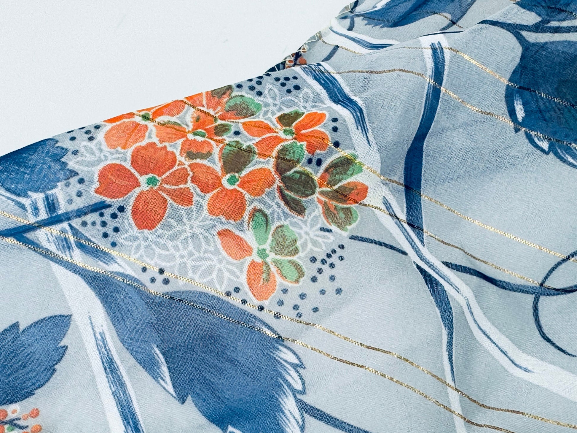 Product image for 'vintage grey lightweight sheer asian floral print metallic striped crepe fabric by lady hamilton 44 x 208 made in japan' (view 93ad8f)