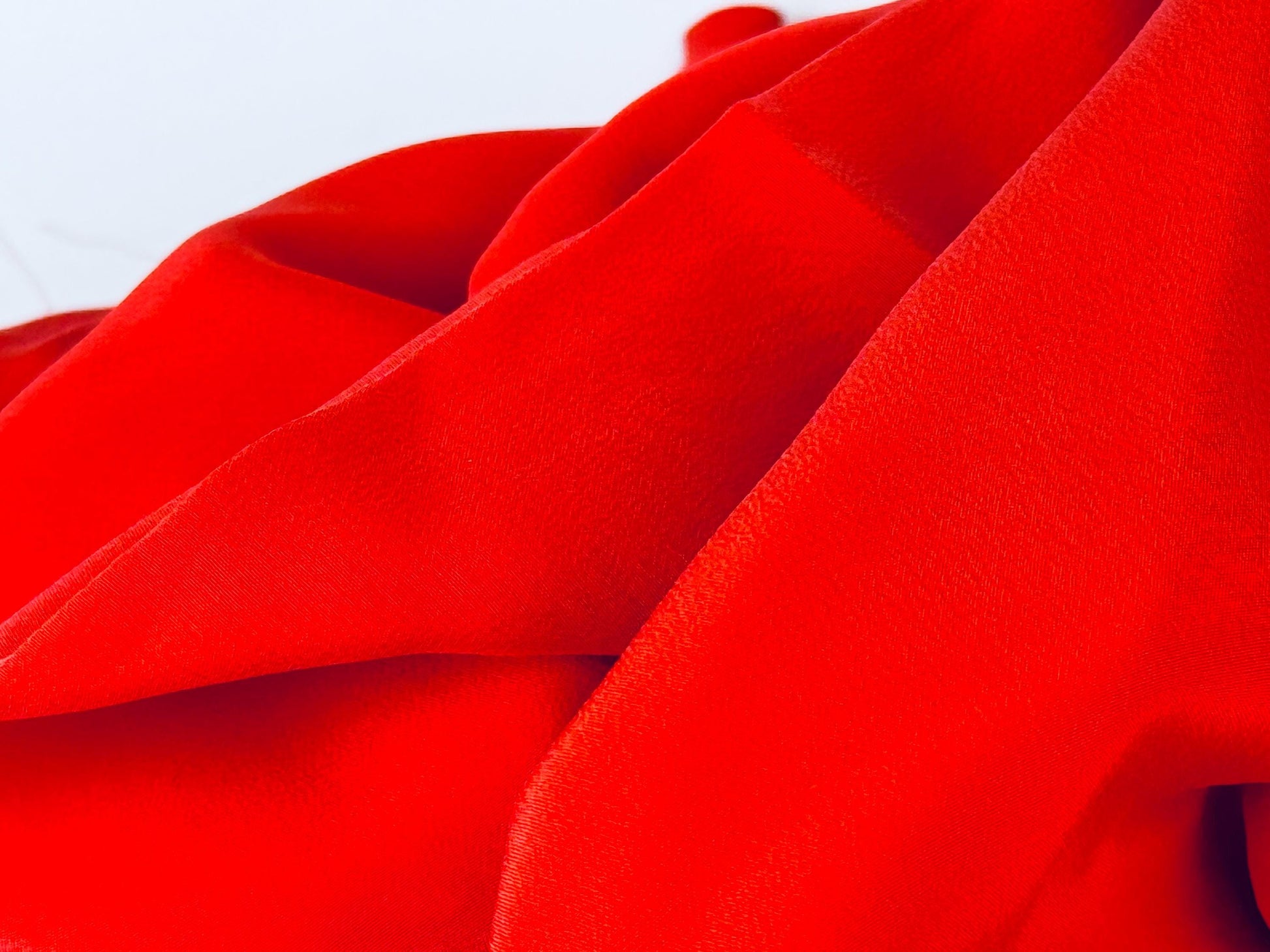 Product image for 'vintage bright scarlet red silky feel polyester fabric material 44 x 100' (view 286b63)