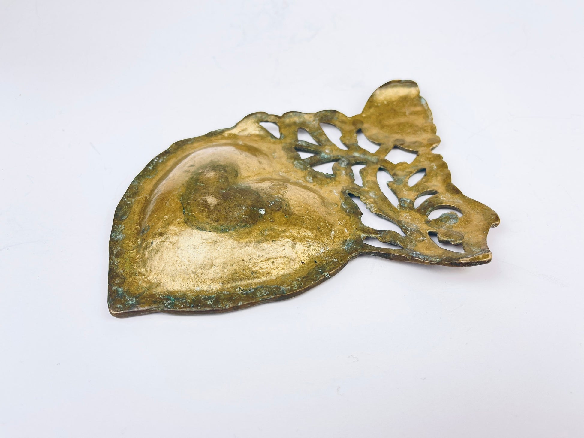 Product image for 'vintage solid brass heart floral ring dish attractive aged patina' (view ee1c22)