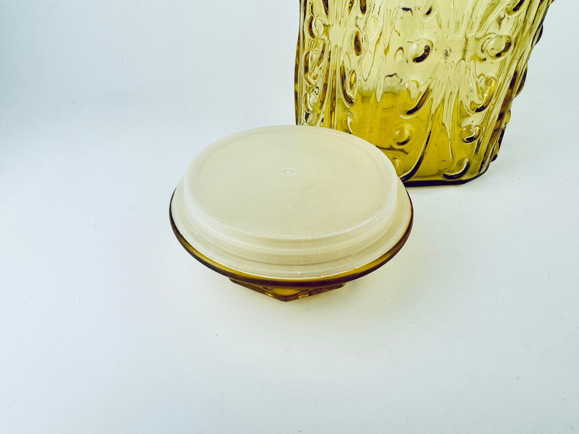 Product image for 'vintage federal glass amber scroll pattern lidded apothecary jar made in usa' (view a0a841)