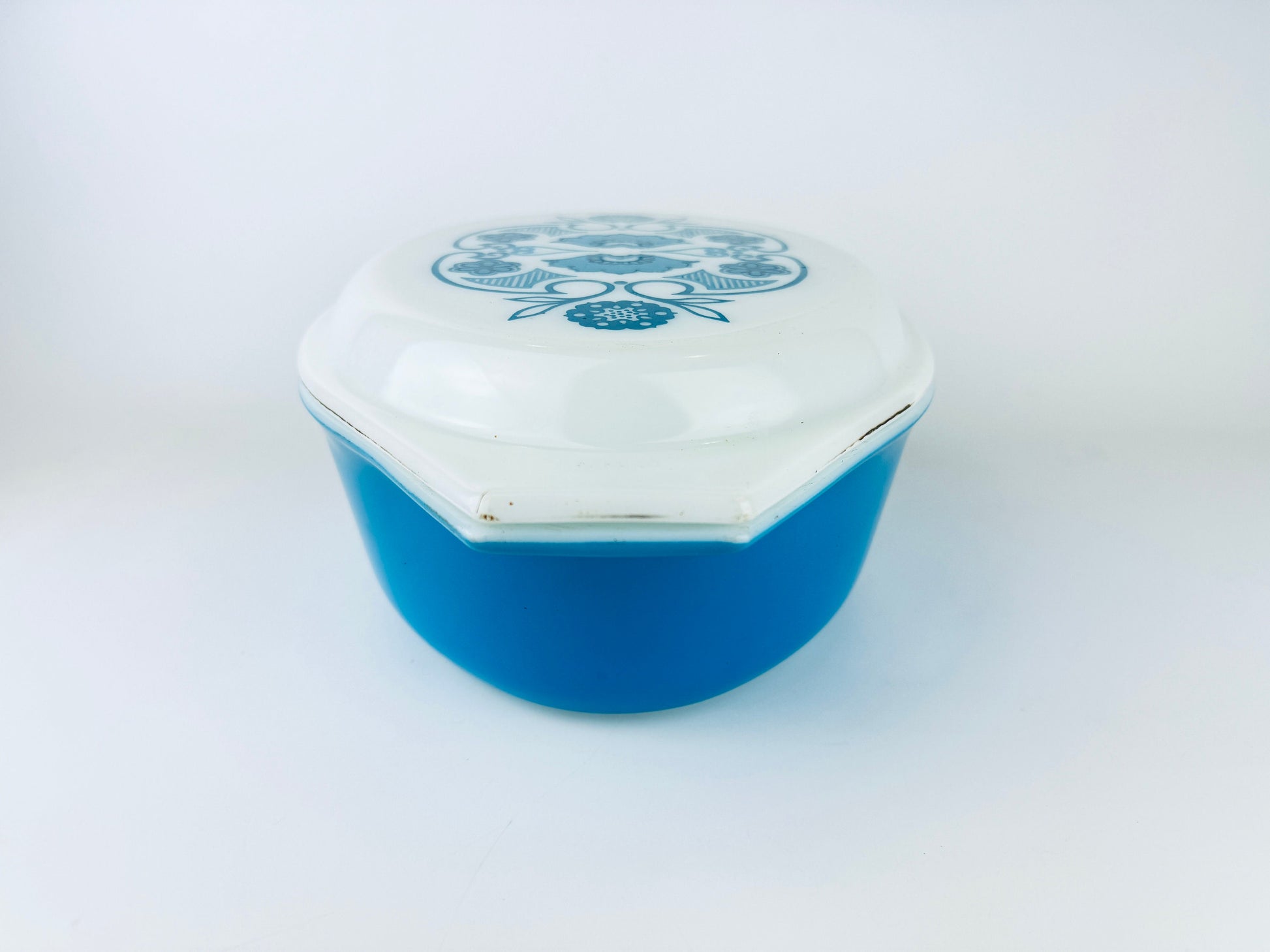 Product image for 'vintage horizon blue pyrex oval casserole dish 2 1 2 qt made in usa' (view 203bd6)
